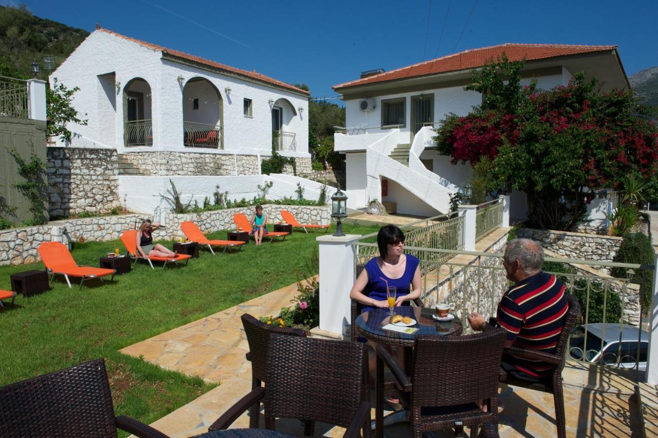 Makis Village-Apartments Agia Efimia Buitenkant foto