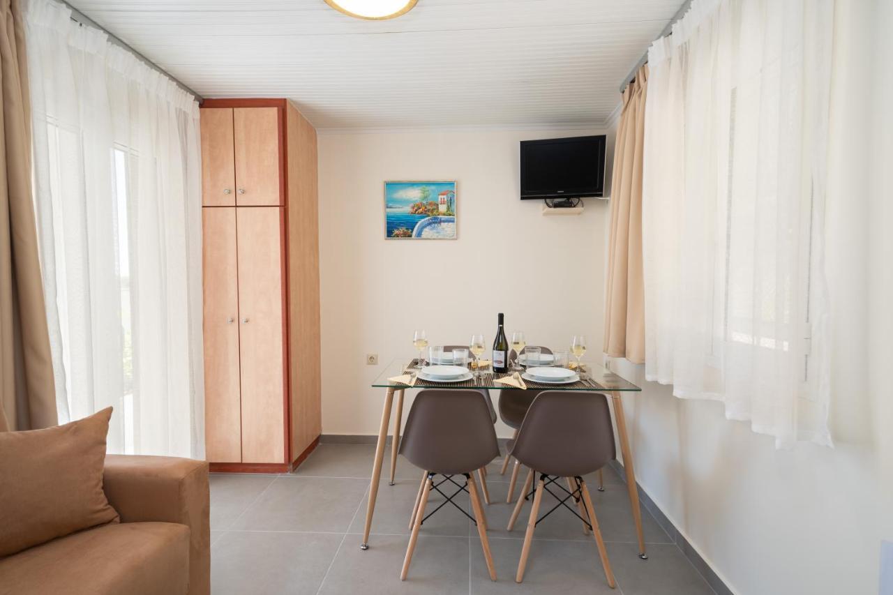 Makis Village-Apartments Agia Efimia Buitenkant foto