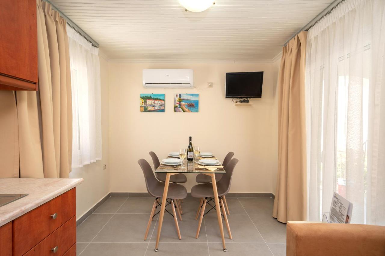 Makis Village-Apartments Agia Efimia Buitenkant foto