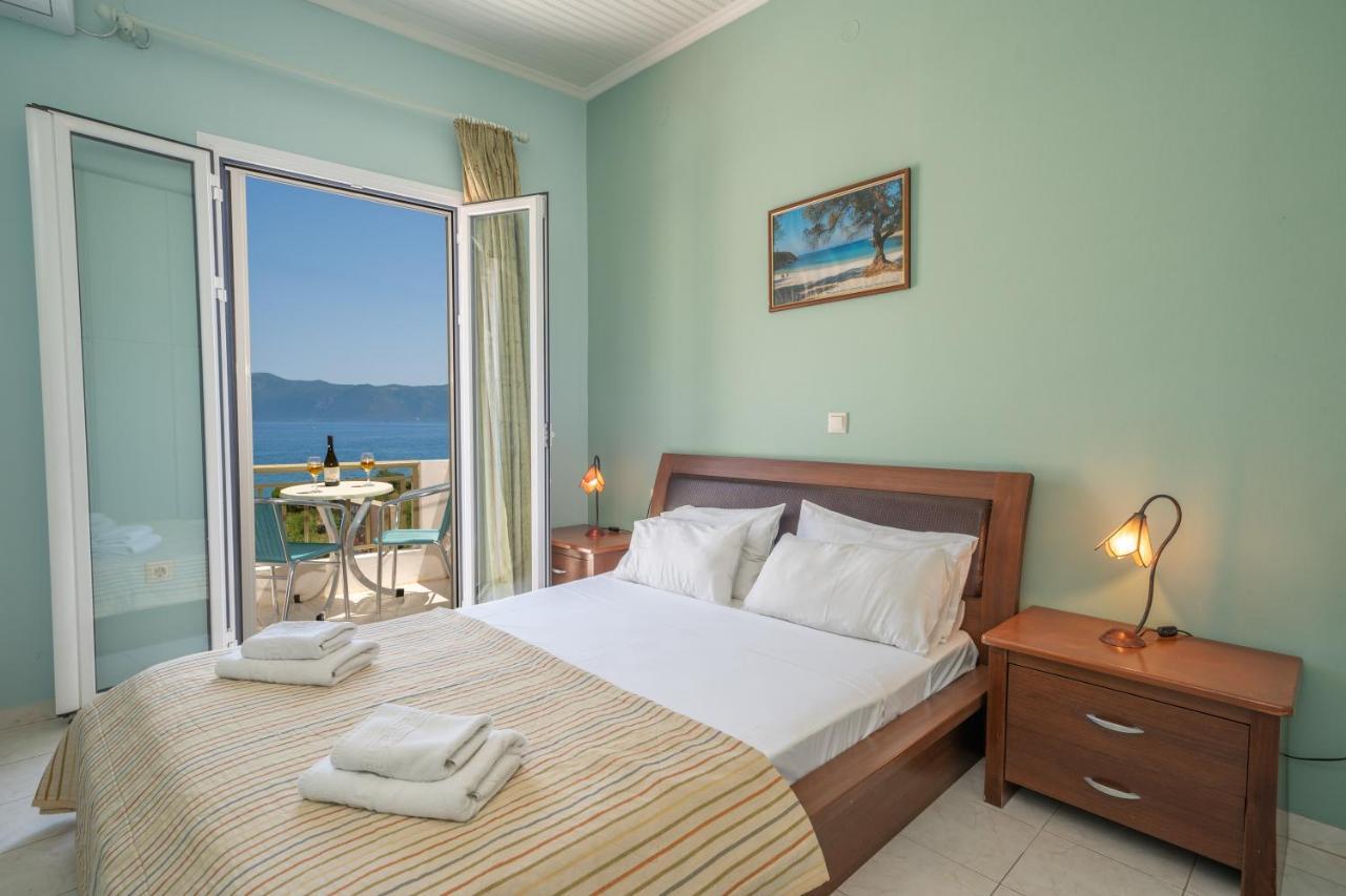 Makis Village-Apartments Agia Efimia Buitenkant foto