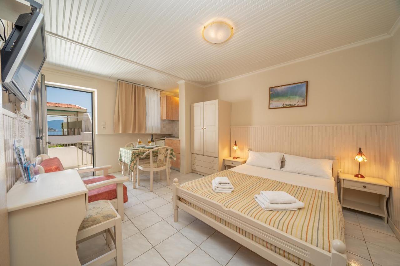 Makis Village-Apartments Agia Efimia Buitenkant foto