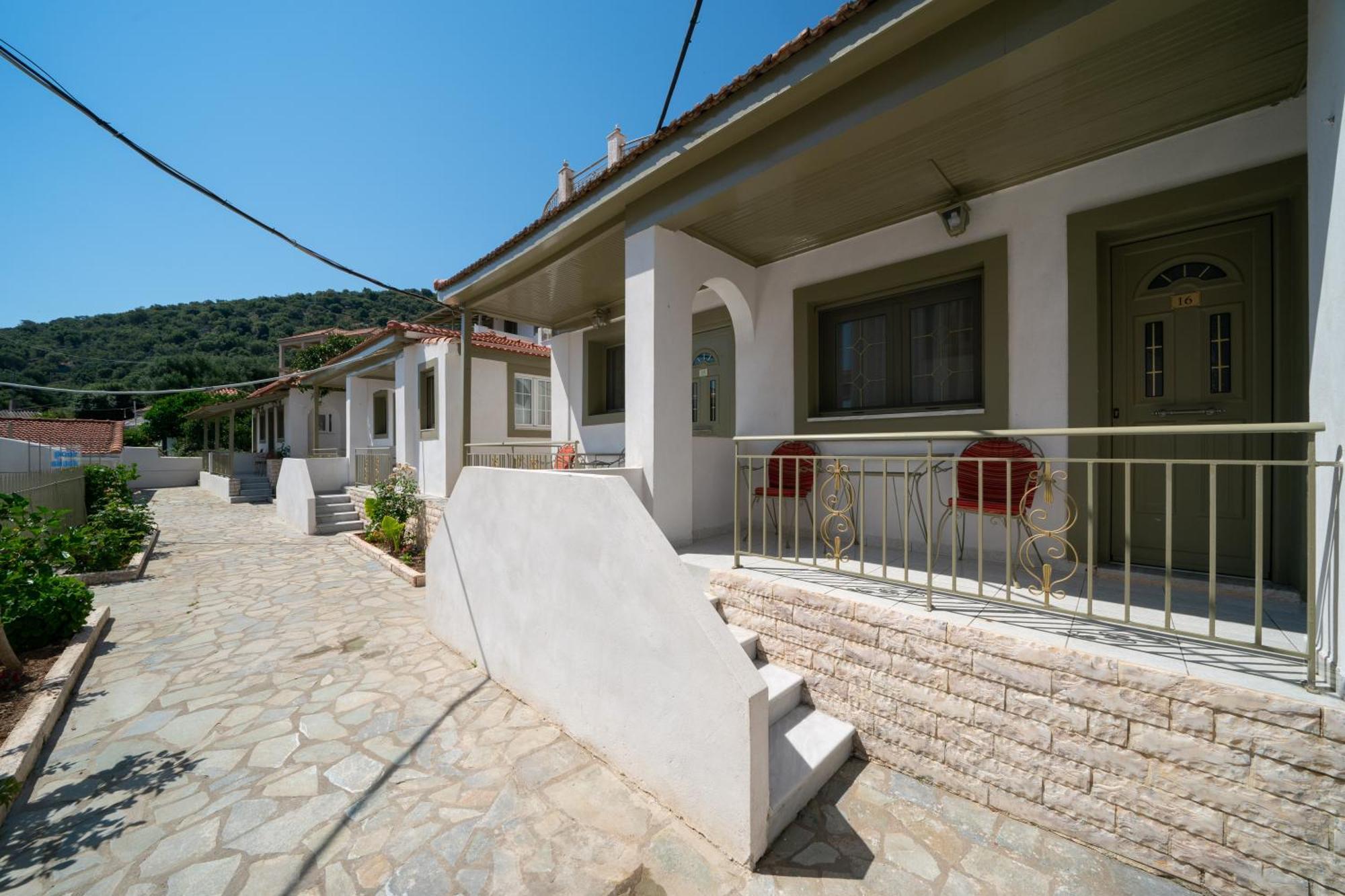 Makis Village-Apartments Agia Efimia Buitenkant foto